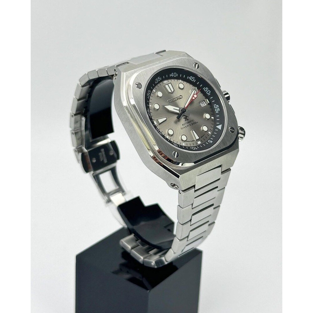 Custom Seiko Mod • Grey BR05 on Bracelet • 42mm